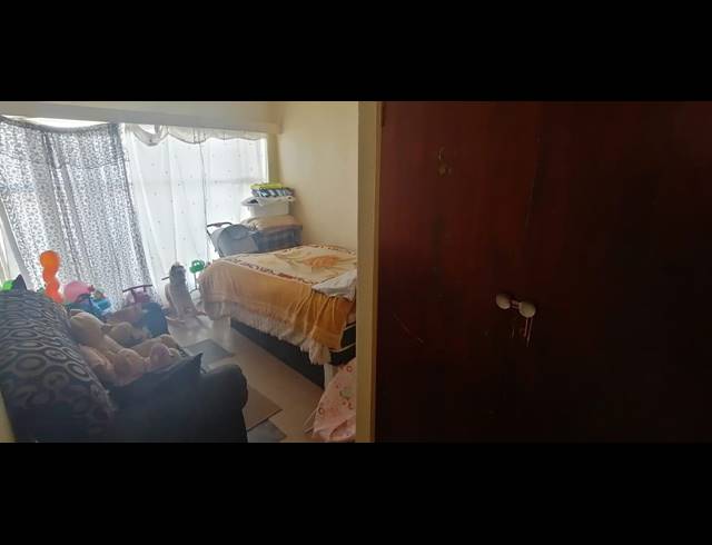 3 BEDROOM FLAT SOLD IN ELANDSHEUWEL
